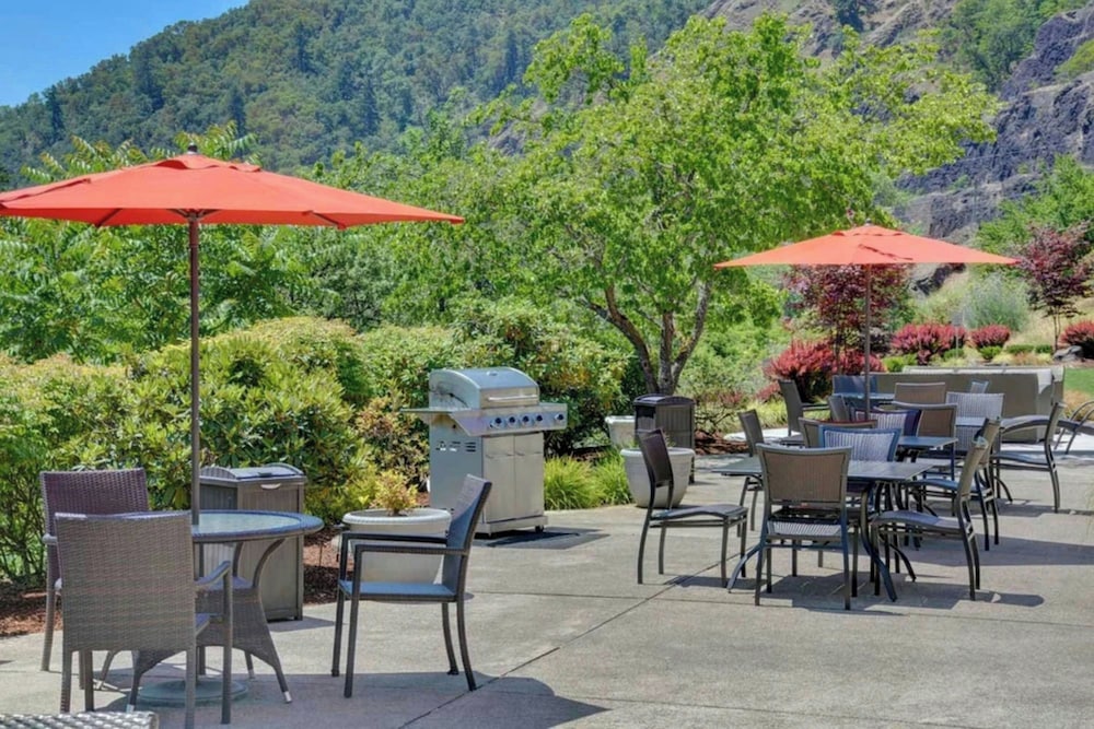 Holiday Inn Express Roseburg 48/69