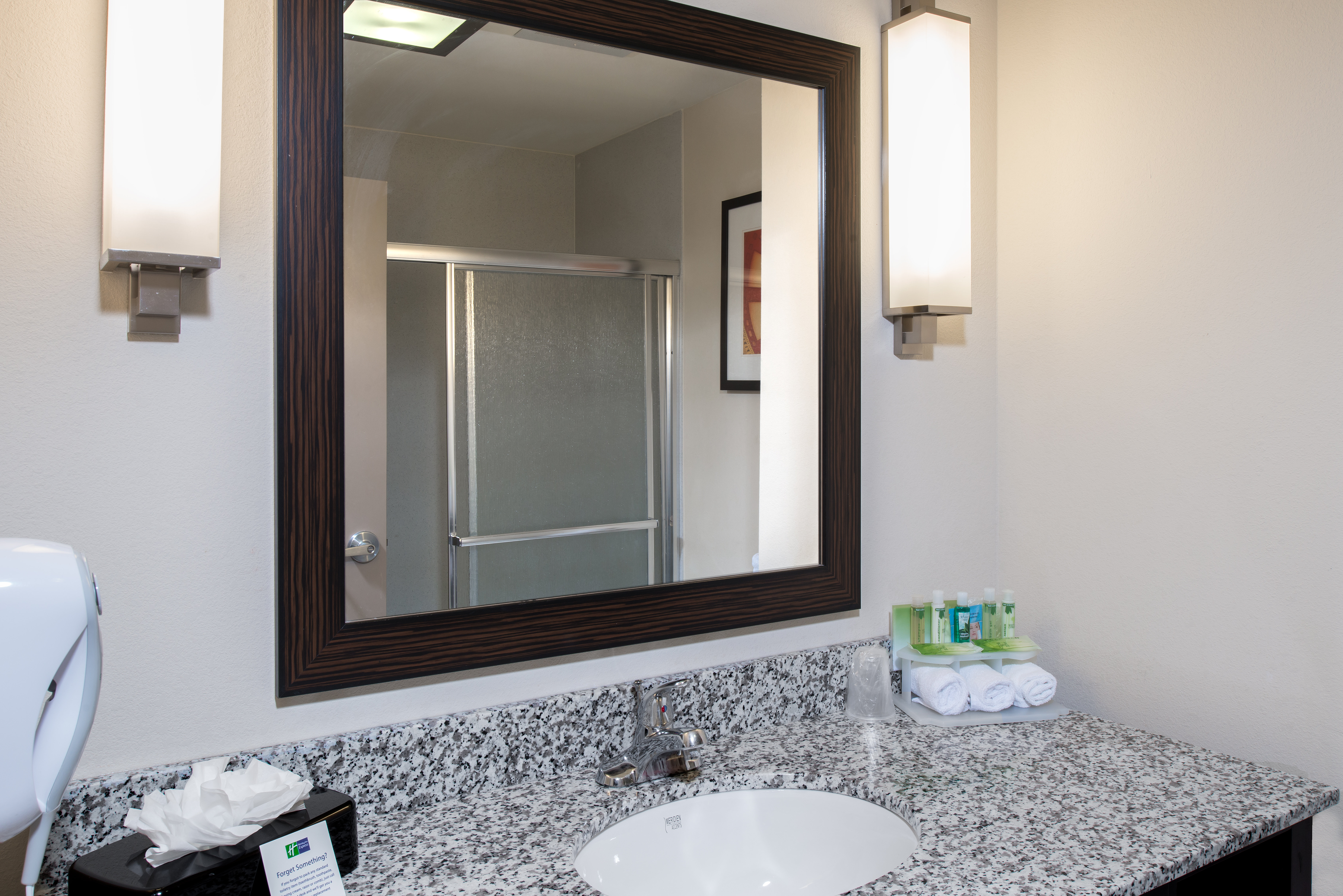 Holiday Inn Express & Suites Wichita Northwest Maize K-96 42/43