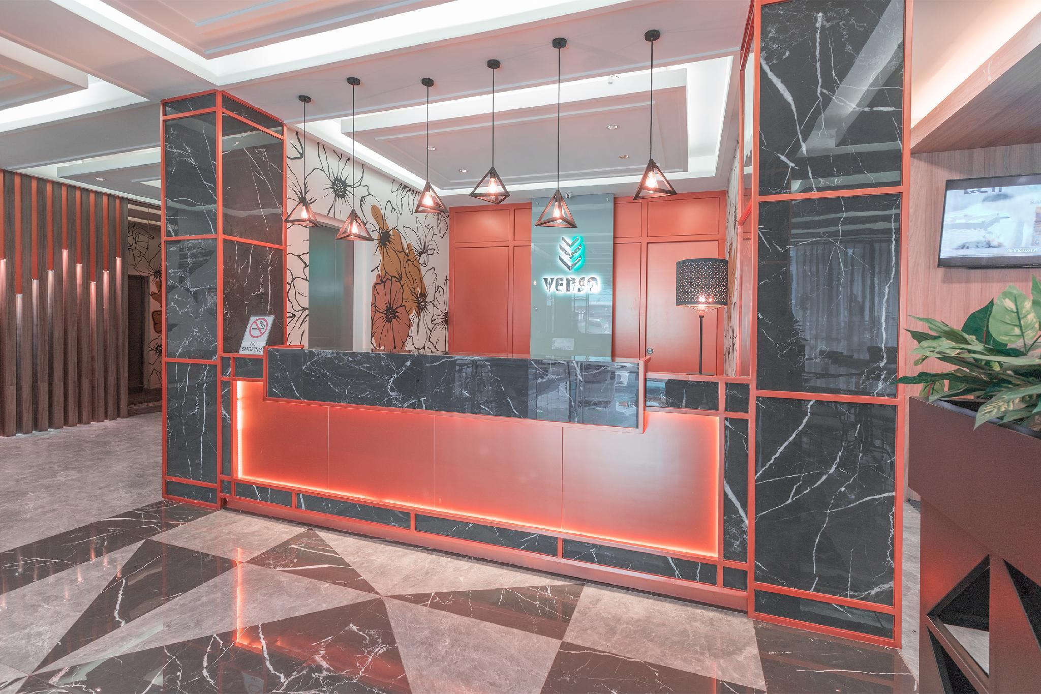 Versa Hotel Bekasi 8/23