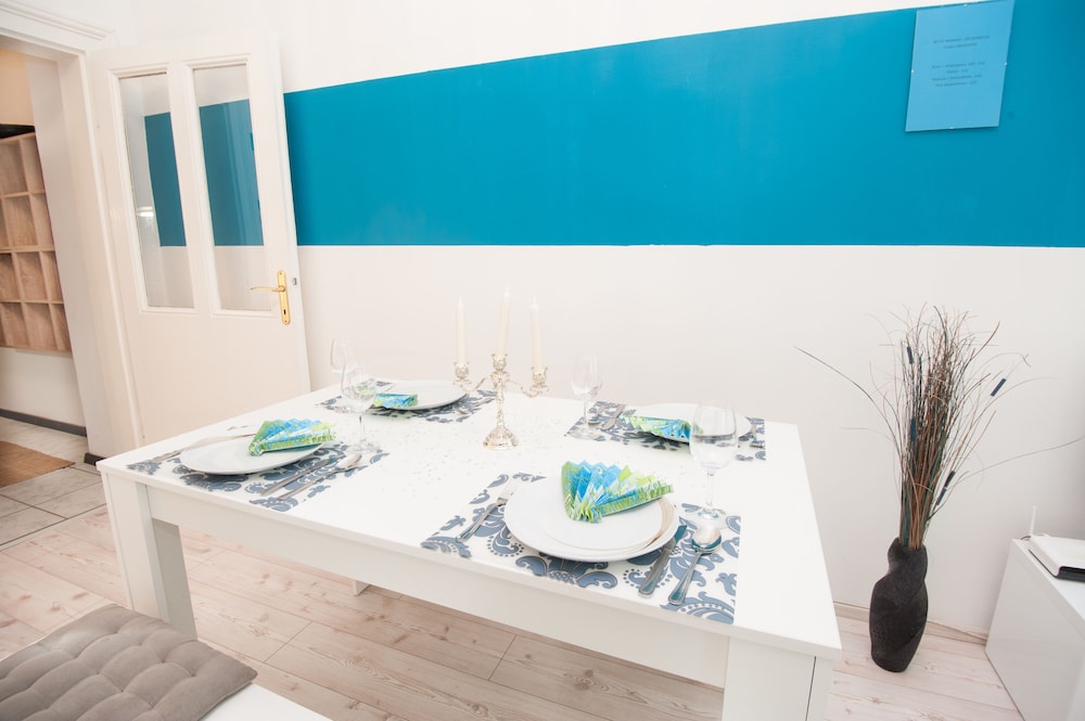 Royal Resort Apartments Westbahnhof 18/42