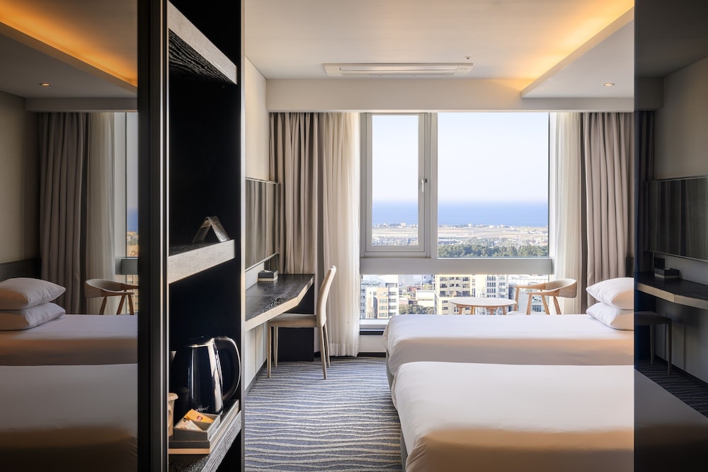 Gloucester Hotel Jeju 41/57