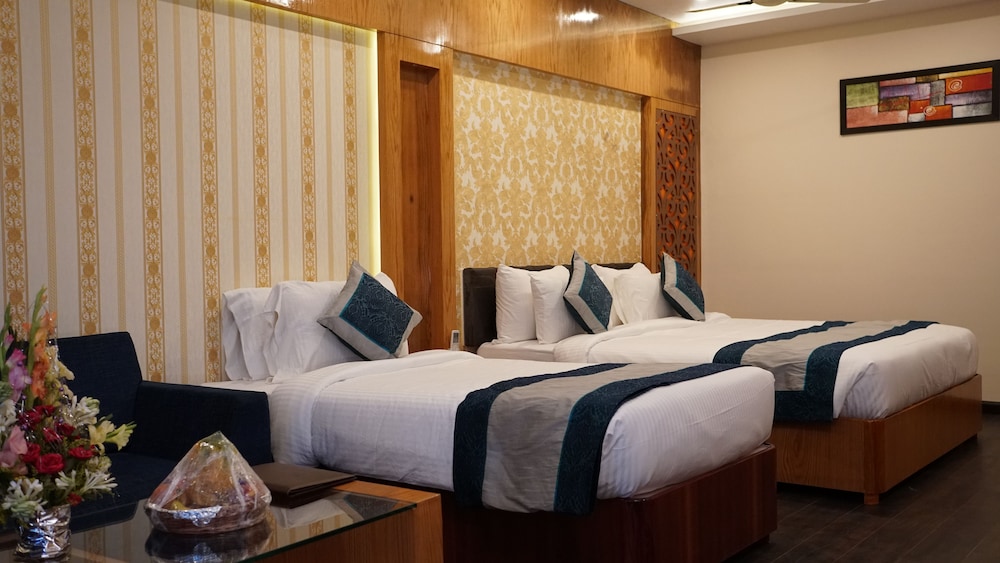 Hotel Tridev 24/47