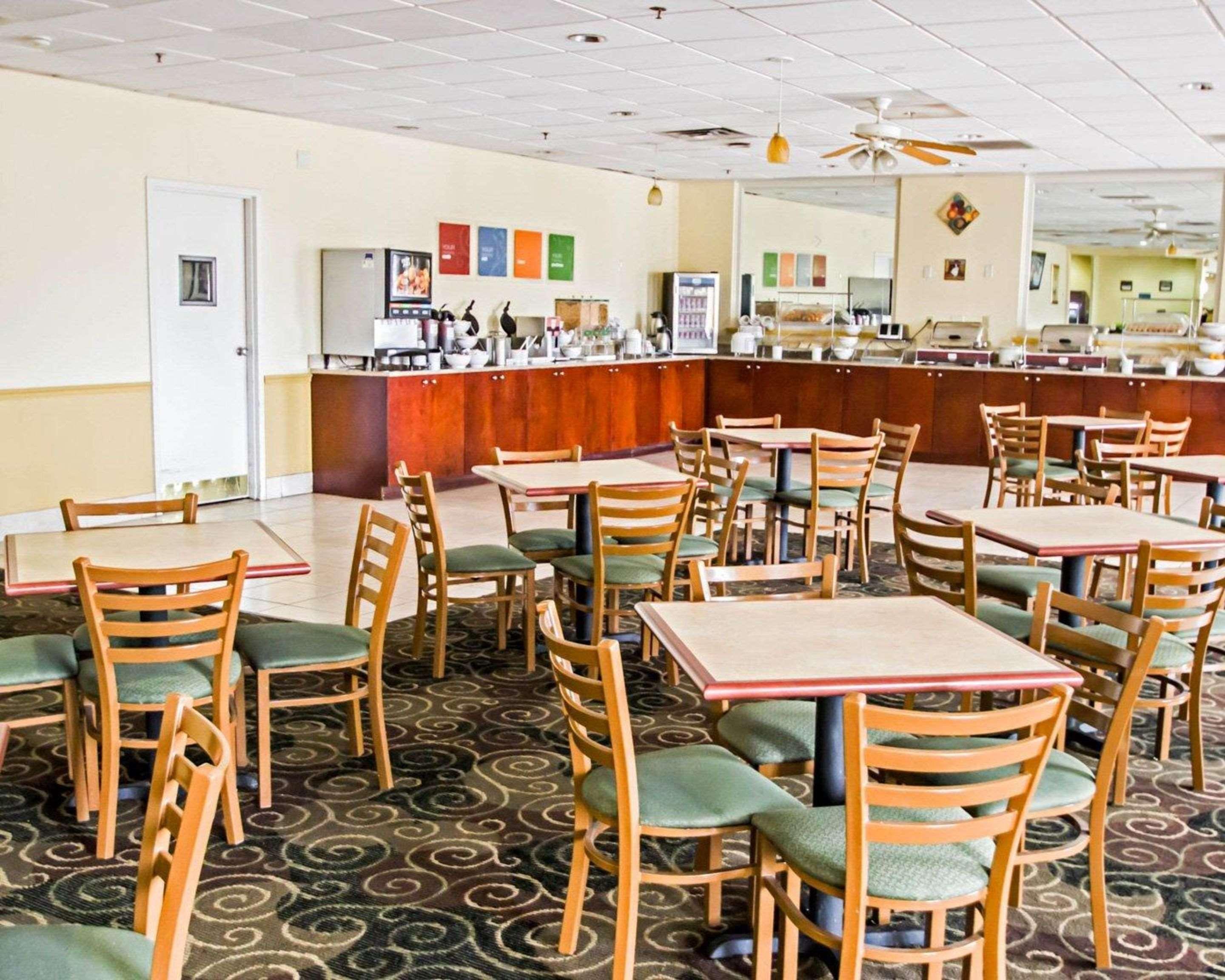 Holiday Inn Orlando North Winter Park by IHG 33/50