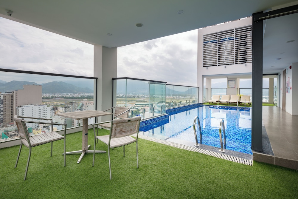 Gosia hotel 73/75