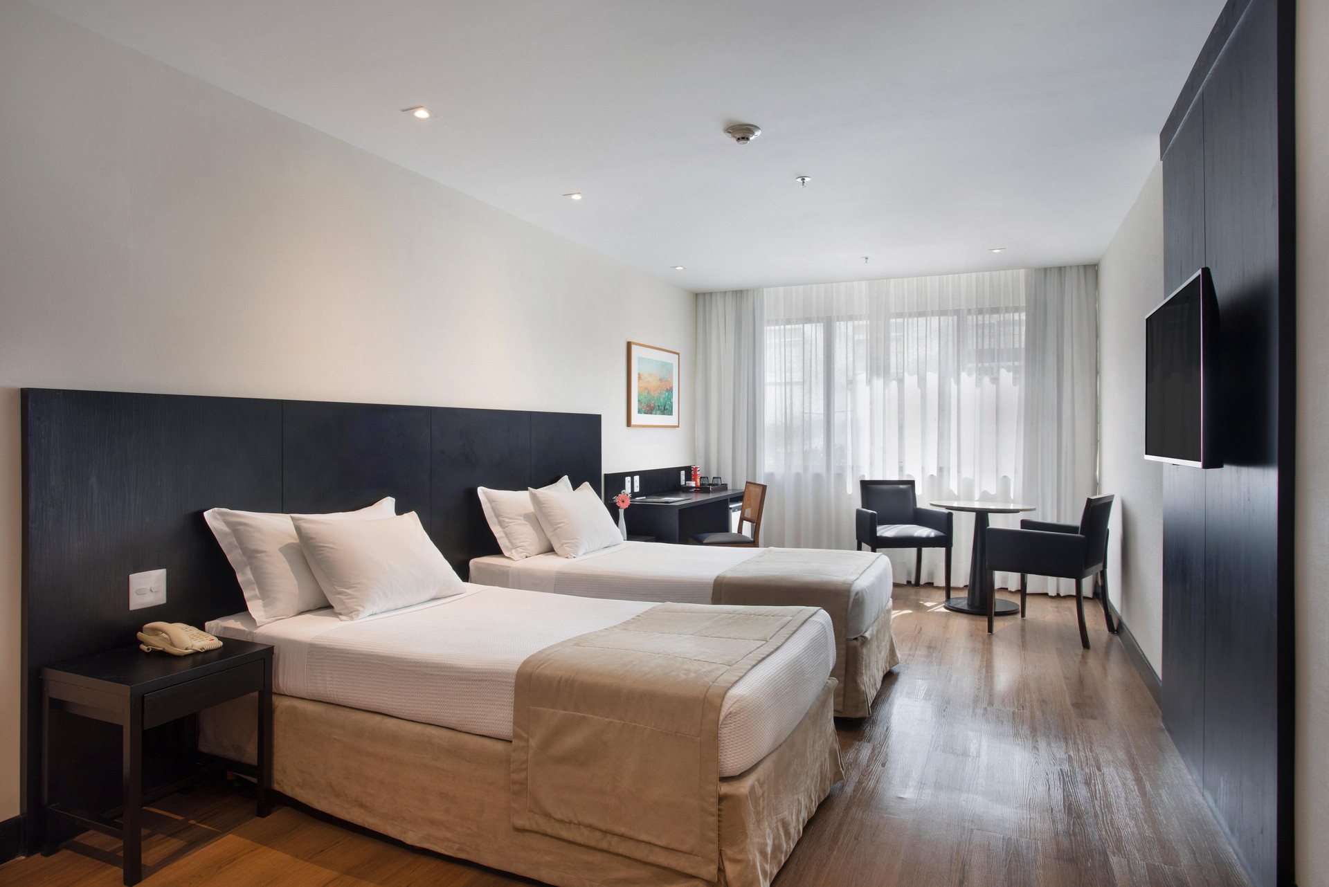 Superior, Twin Beds, Lateral Side Sea View