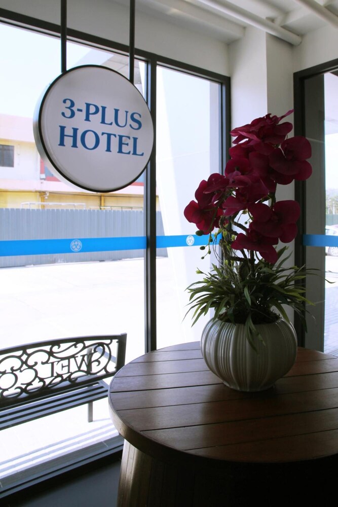 3-Plus Hotel 11/44