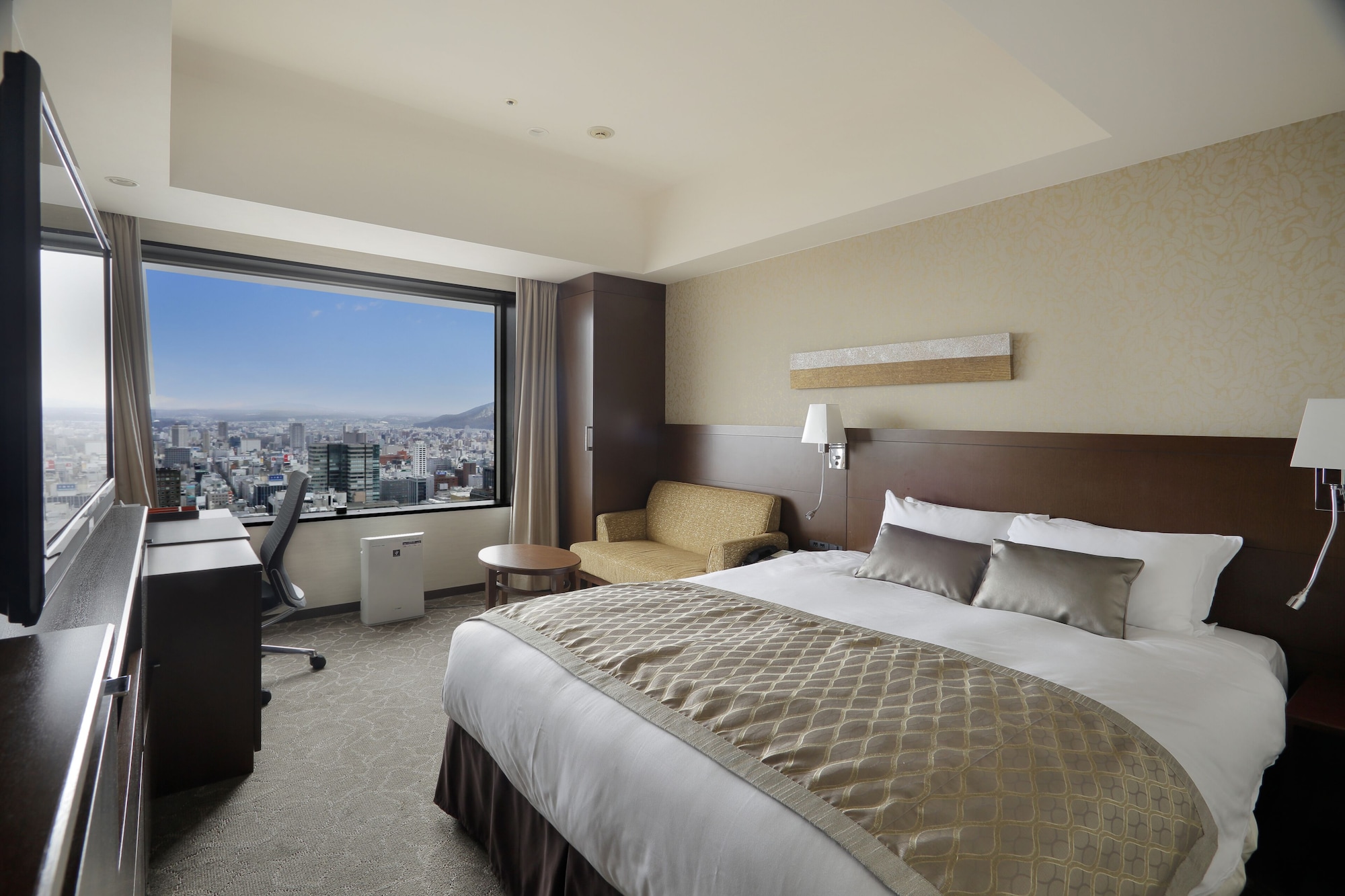 MODERATE, DOUBLE BED, HIGH FLOOR