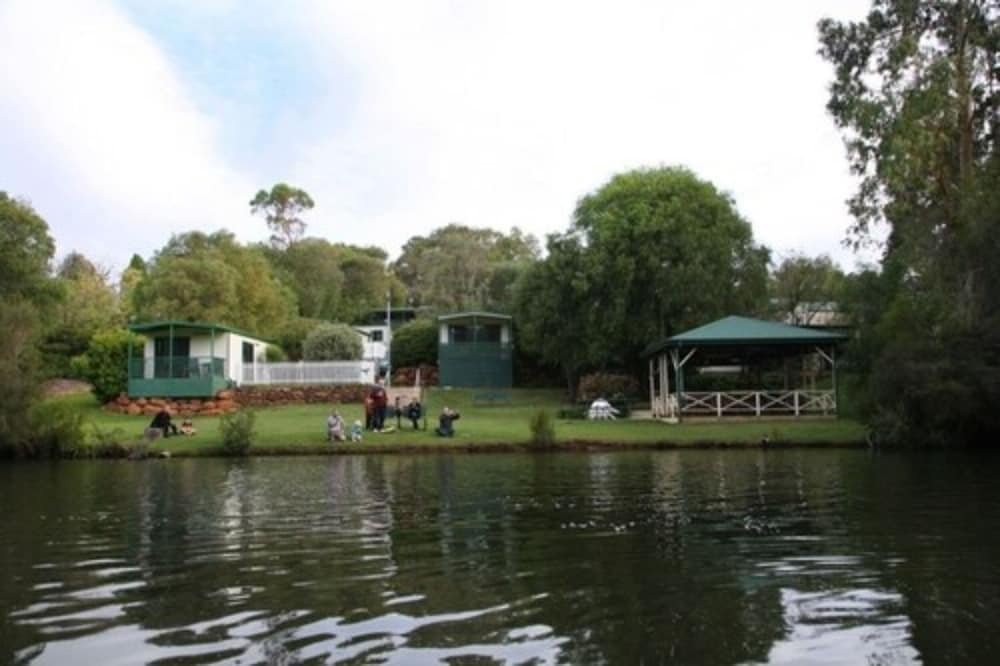 RIVERVIEW TOURIST PARK 43/50