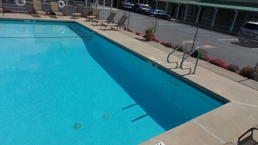 Sea Girt Lodge 43/72