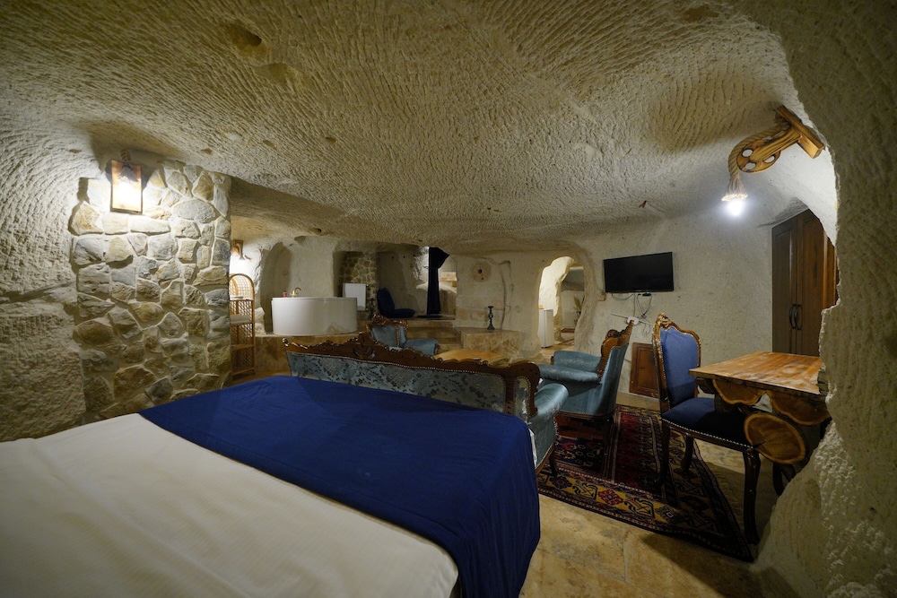 Nar Cave House & Swimming Pool 11/84