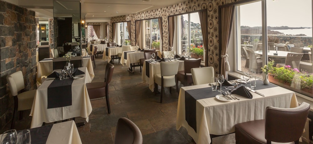 Cobo Bay Hotel 32/45
