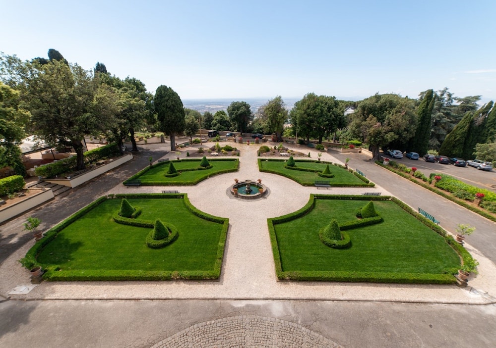Villa Tuscolana Park Hotel 73/77