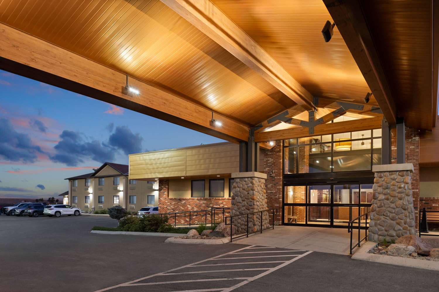 Super 8 by Wyndham Conrad MT 36/41