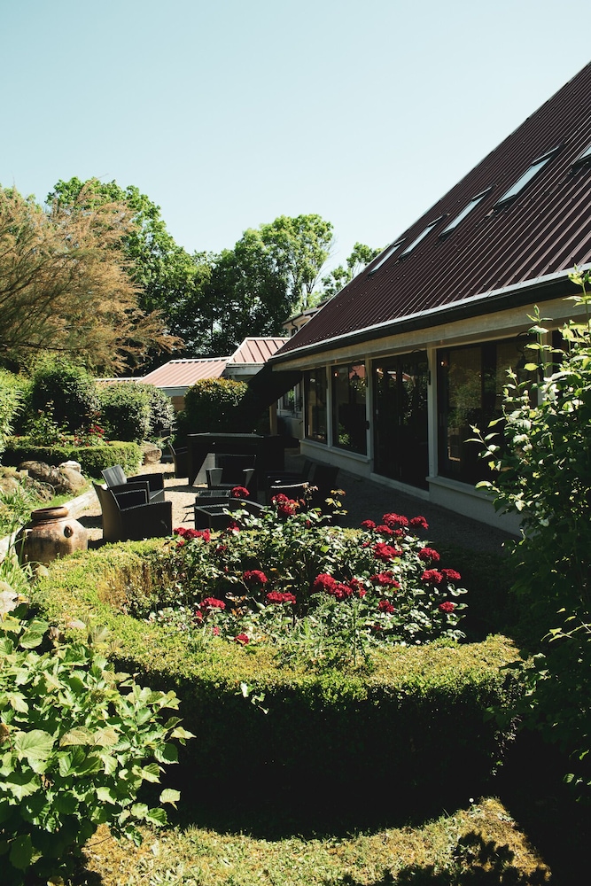Logis Hotel Black and Green 45/50