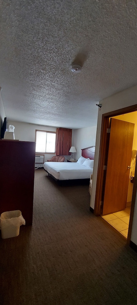 Days Inn by Wyndham Willmar 25/33