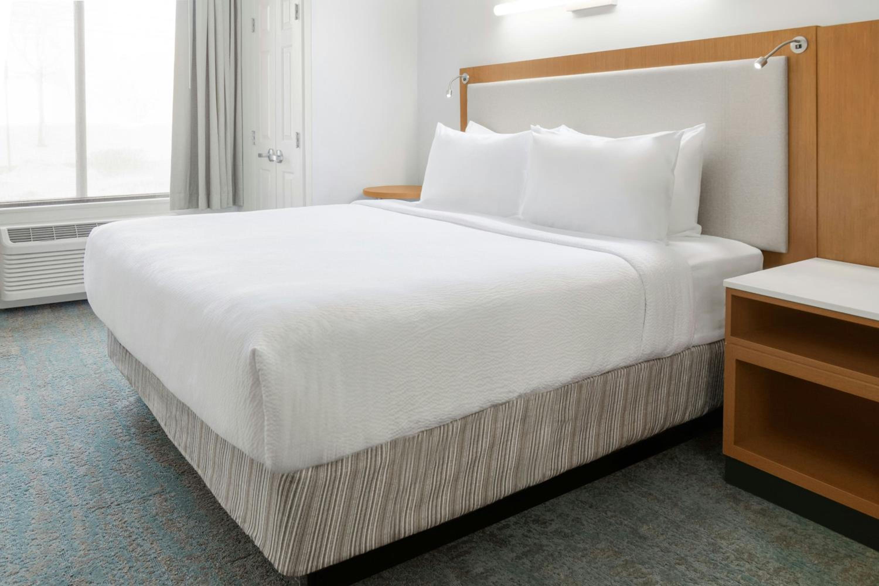 Room at SpringHill Suites Detroit Auburn Hills, LAKE ORION - MI