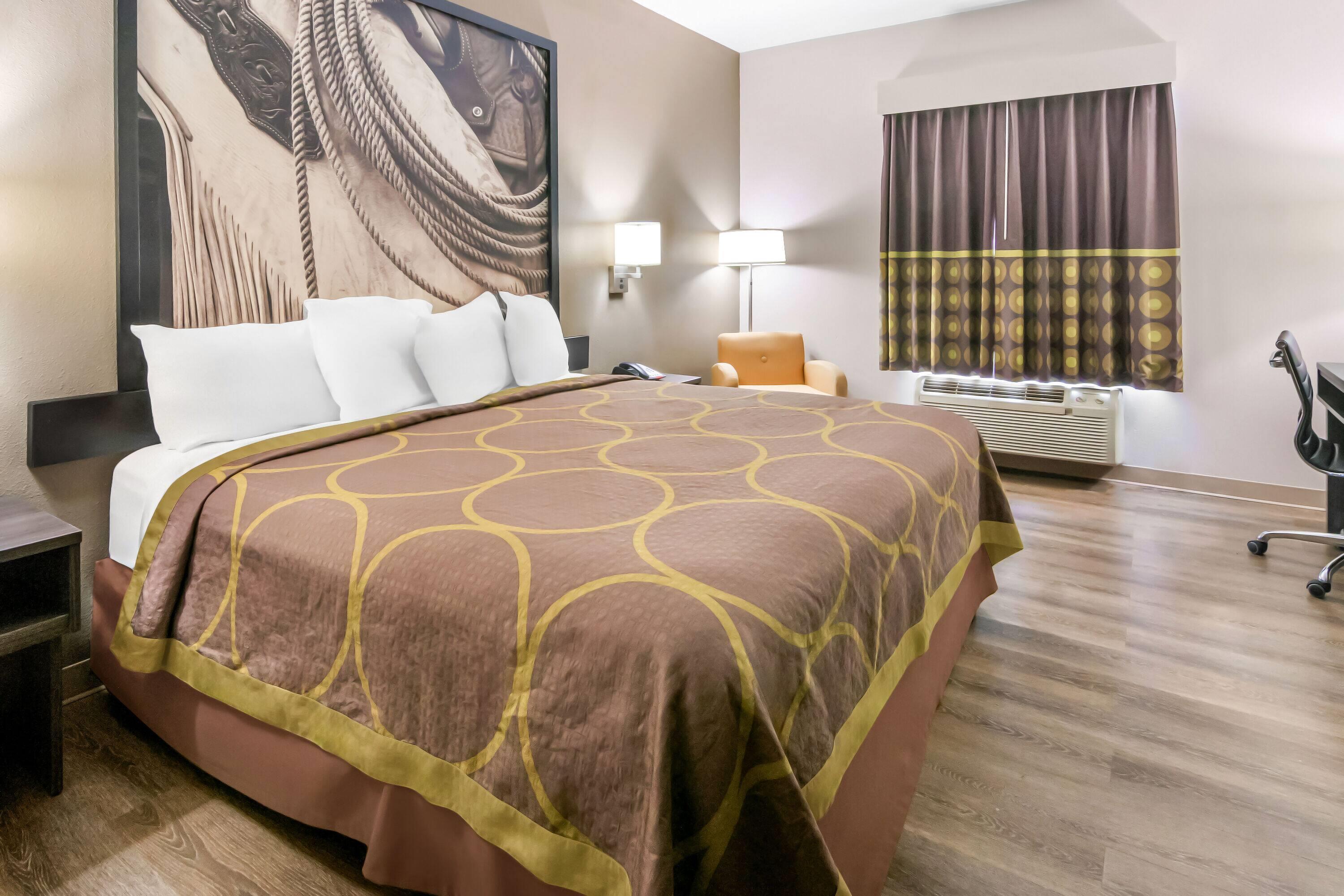 غرفة بسريرين كوين للمدخنين، Super 8 by Wyndham Fort Worth Stockyards 2/4