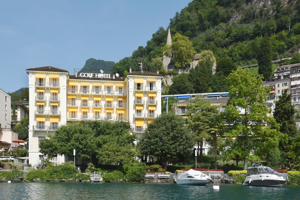 GOLF HOTEL RENE CAPT 2/67