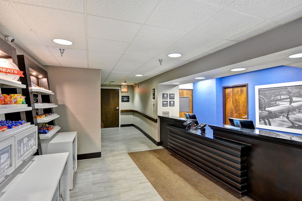 Hampton Inn State College 9/43