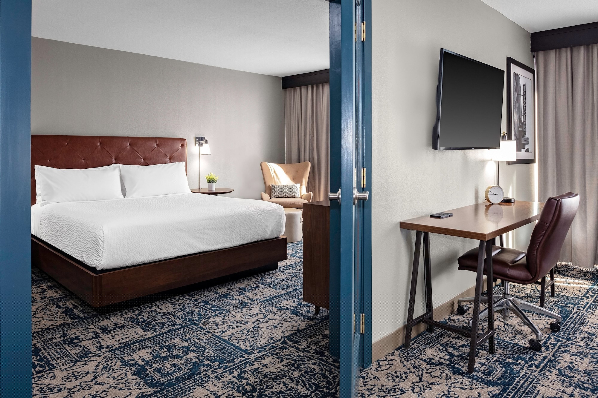 جناح بسرير كينج مع أريكة، Four Points By Sheraton Memphis East 2/5