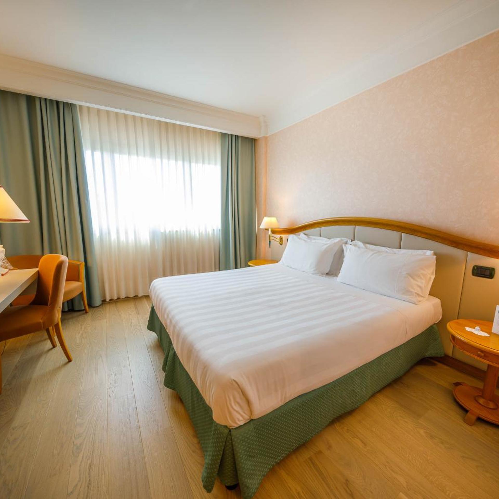 SUPERIOR, DOUBLE BED