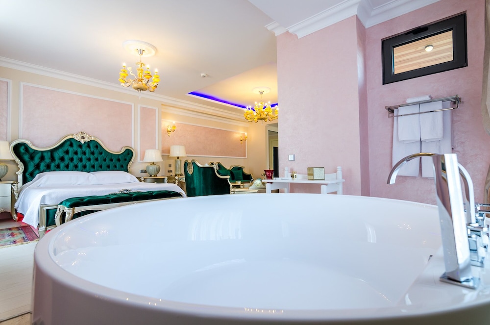 Phoenicia Royal 20/50