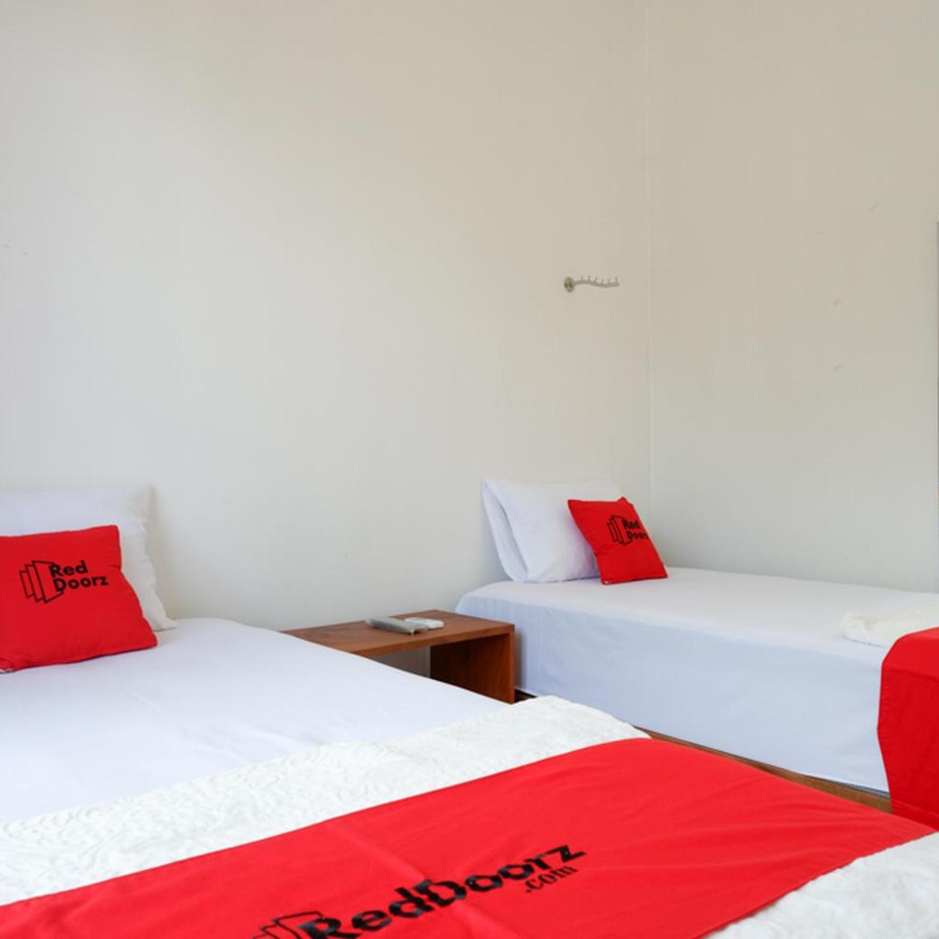 RedDoorz Plus near UMS Solo 19/50