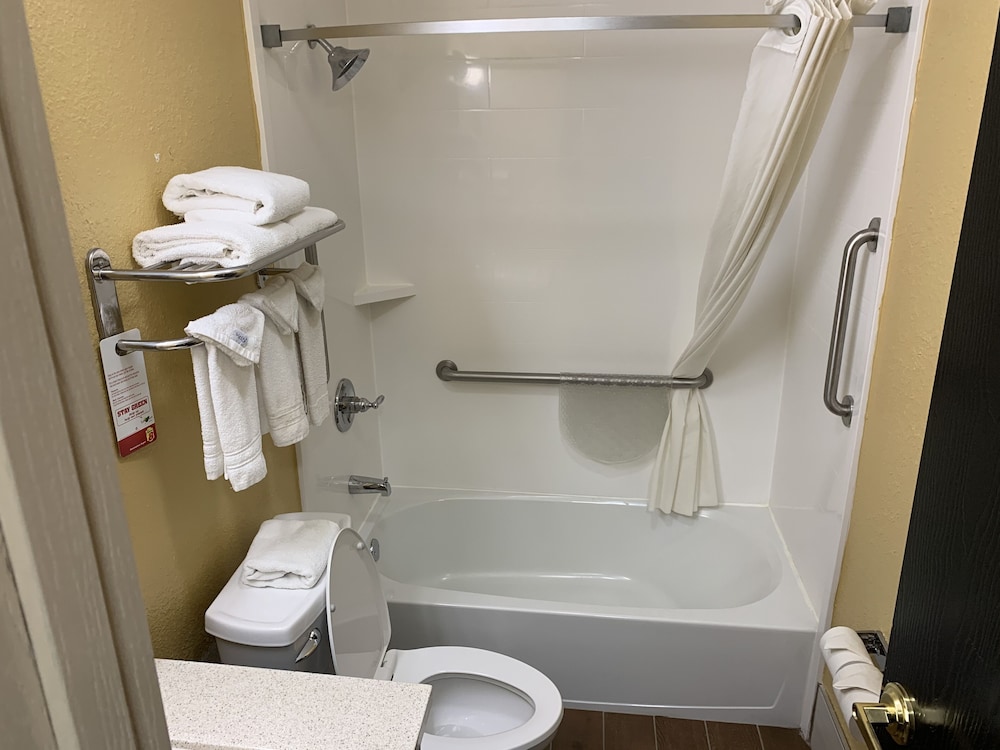 Super 8 By Wyndham Richmond KY 23/40