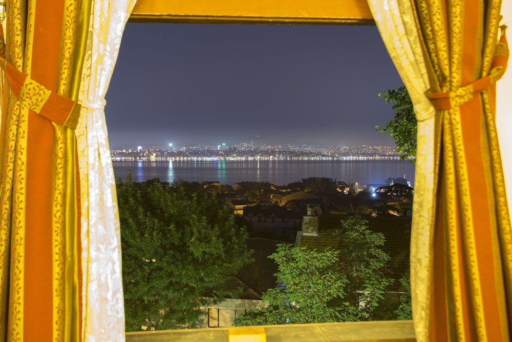 Anastasia Meziki Hotel 44/49