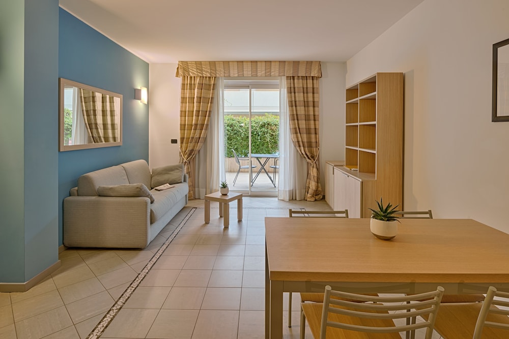 Aregai Marina Hotel Residence 33/67