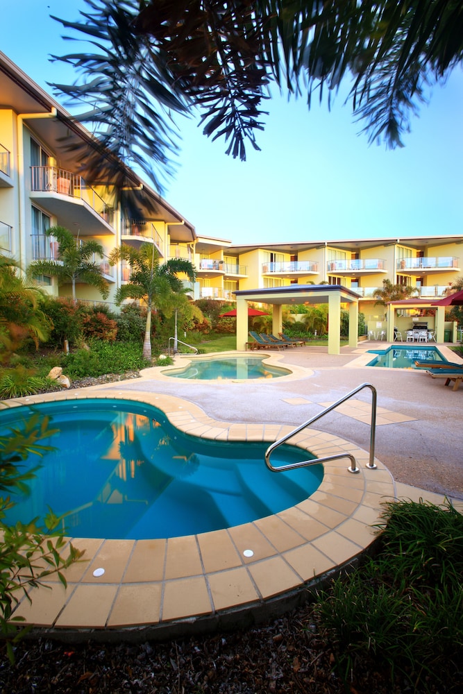 CALOUNDRA CENTRAL APARTMENT HOTEL 66/68