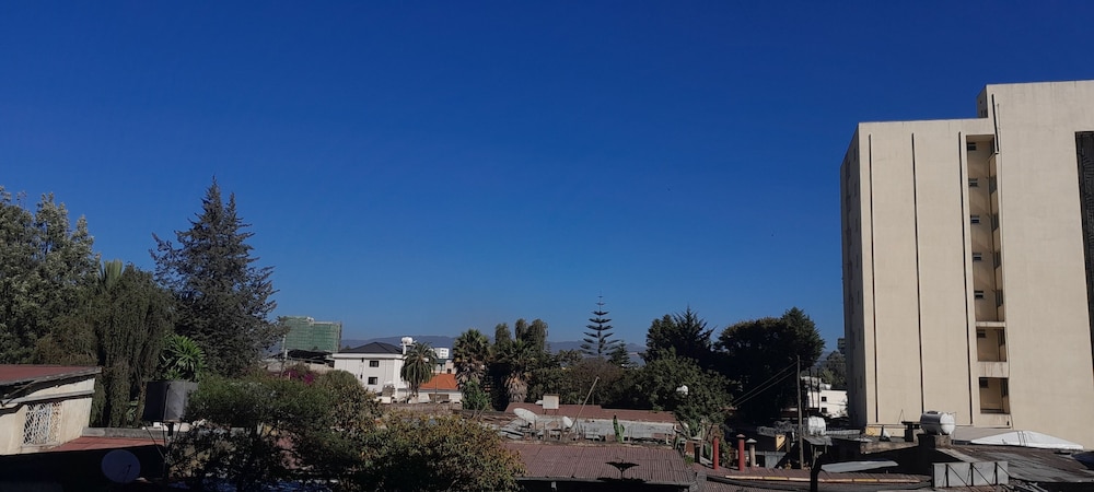 Debredamo Hotel 45/49