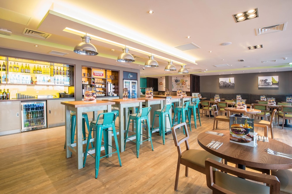 Premier Inn Lichfield City Centre Hotel 22/34