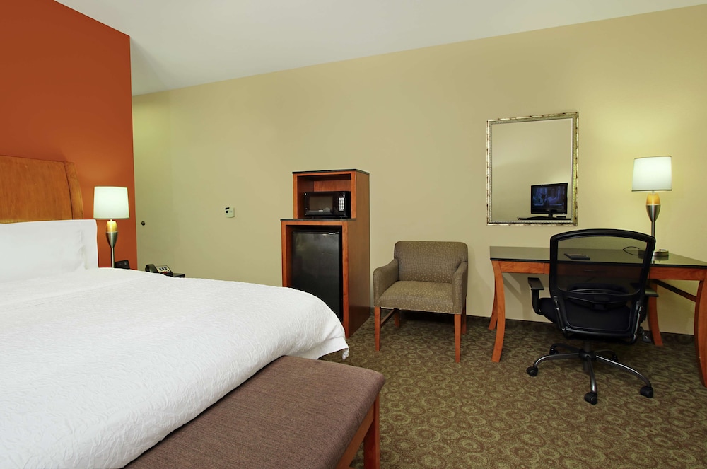 Hampton Inn And Suites Buffalo Tx 25/65