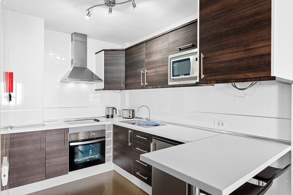 PALOMA BEACH APARTMENTS 57/57