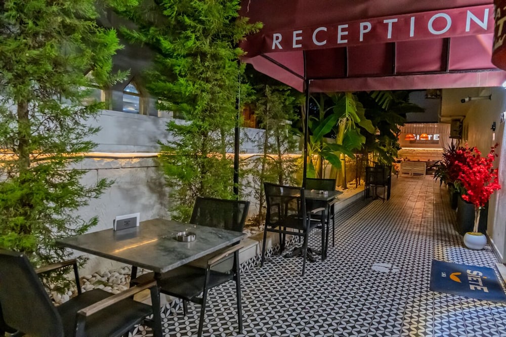 Siete Hotel 10/73