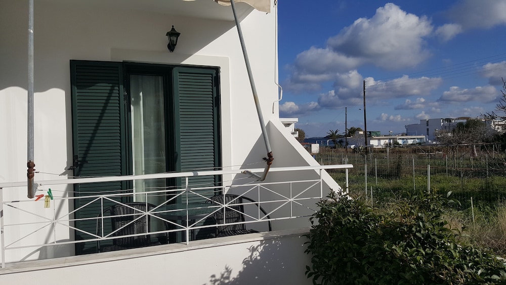 Koukounari Studios 3/47