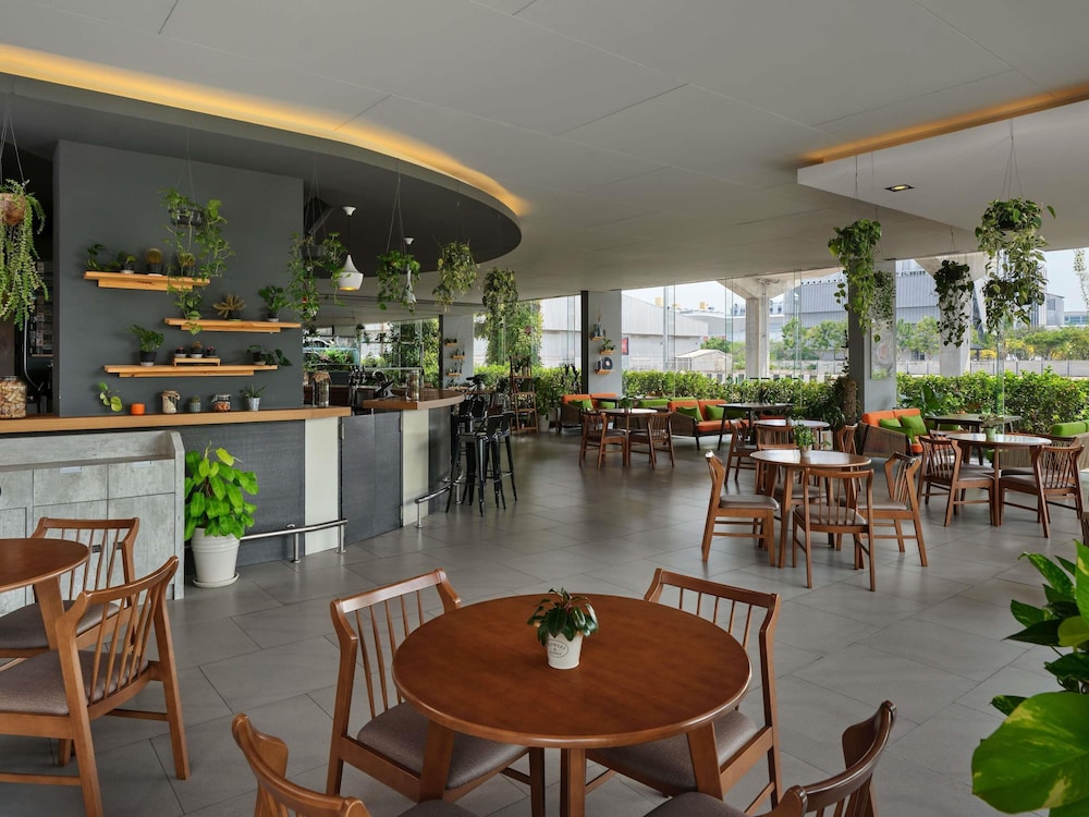 Ibis Bangkok Impact 53/75
