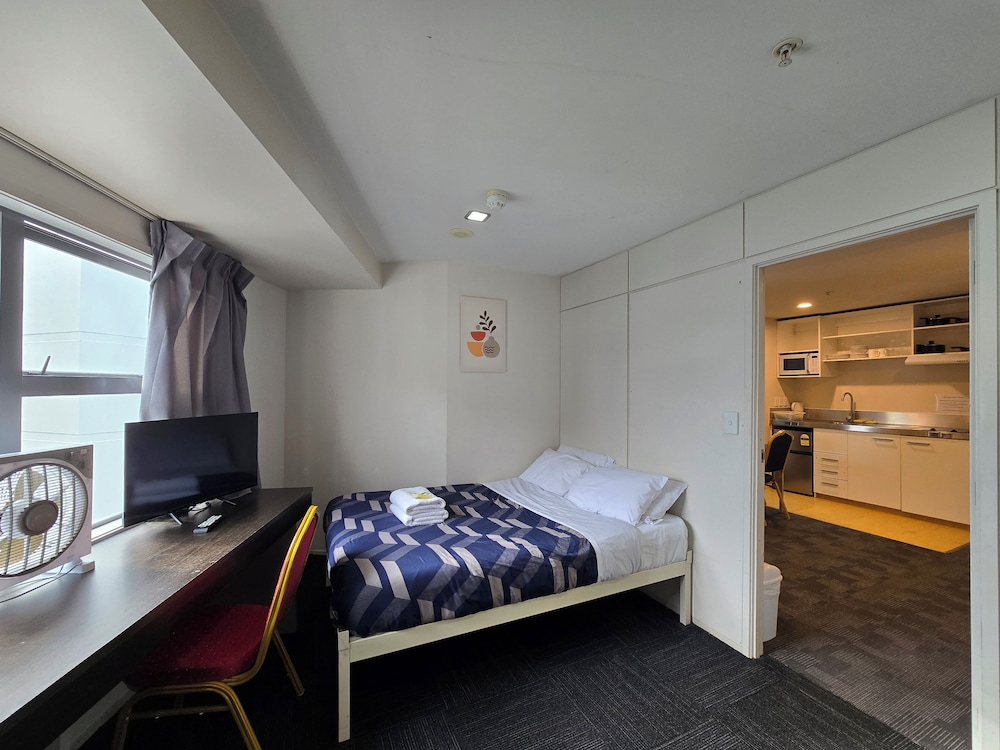 Empire Apartments 18/67