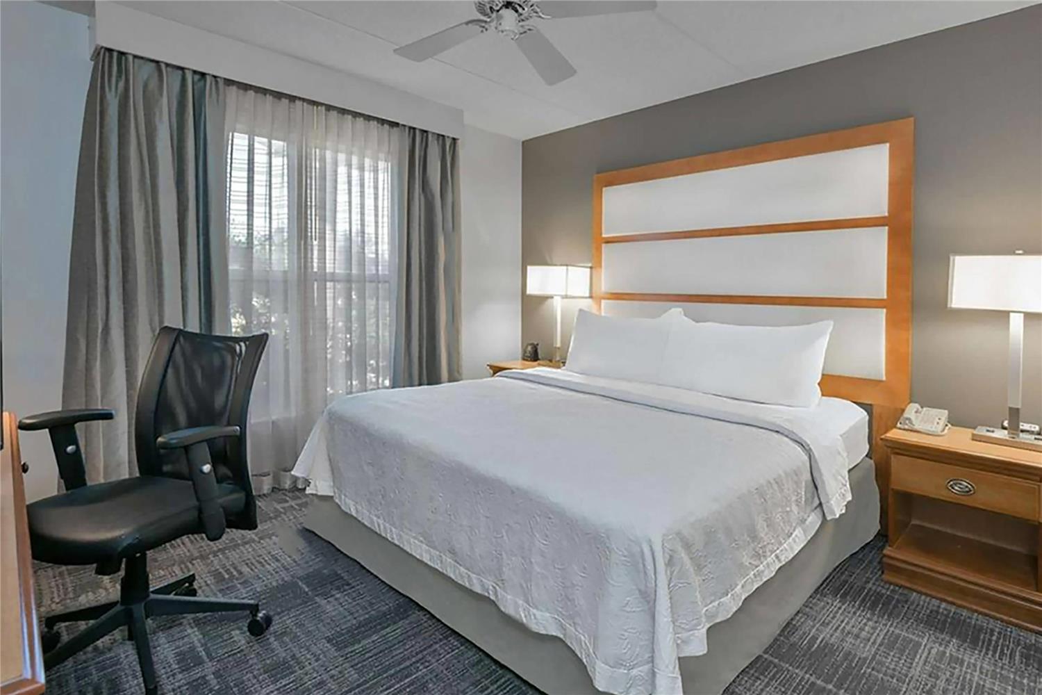 MainStay Suites Phoenix North 13/39