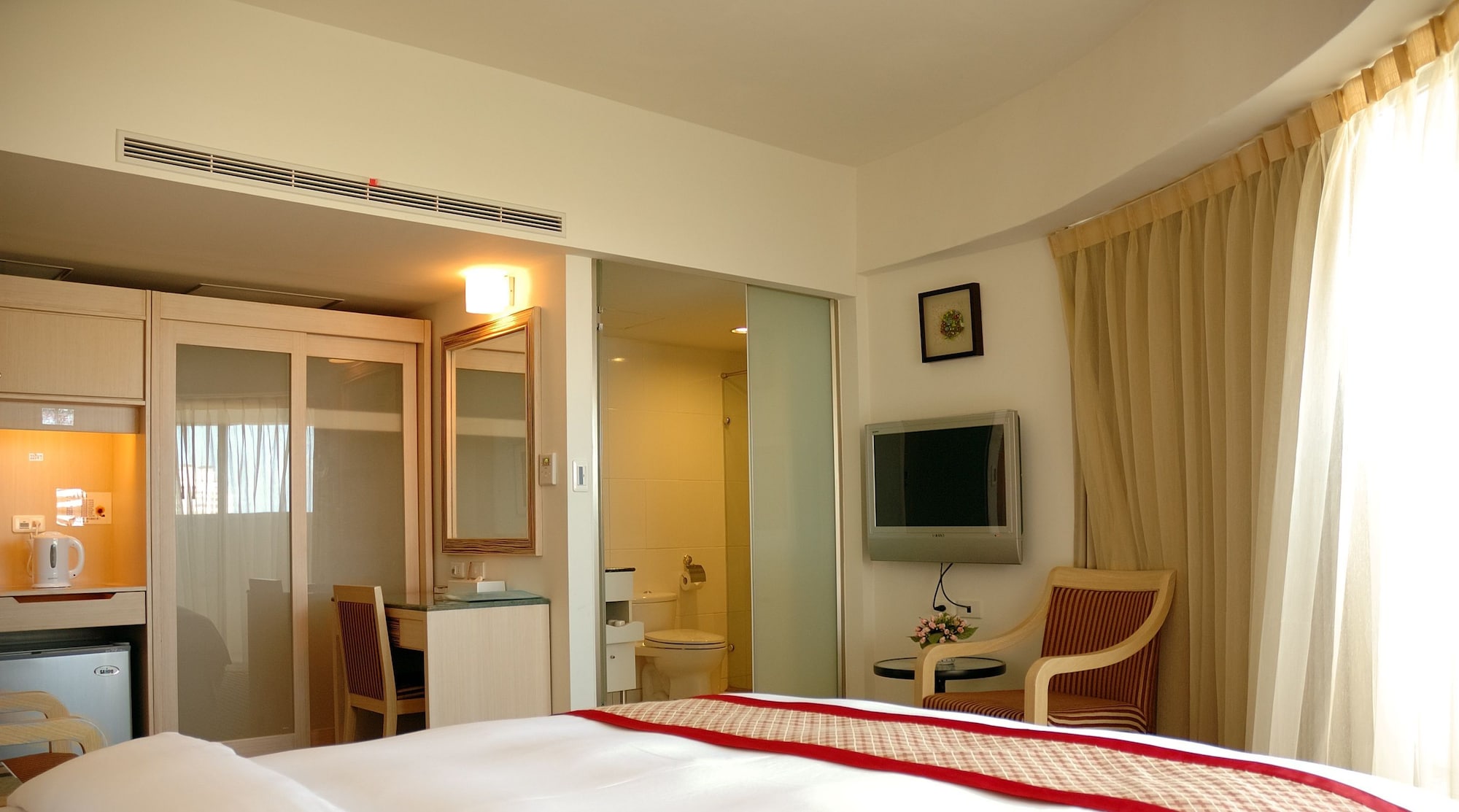 DELUXE, DOUBLE BED