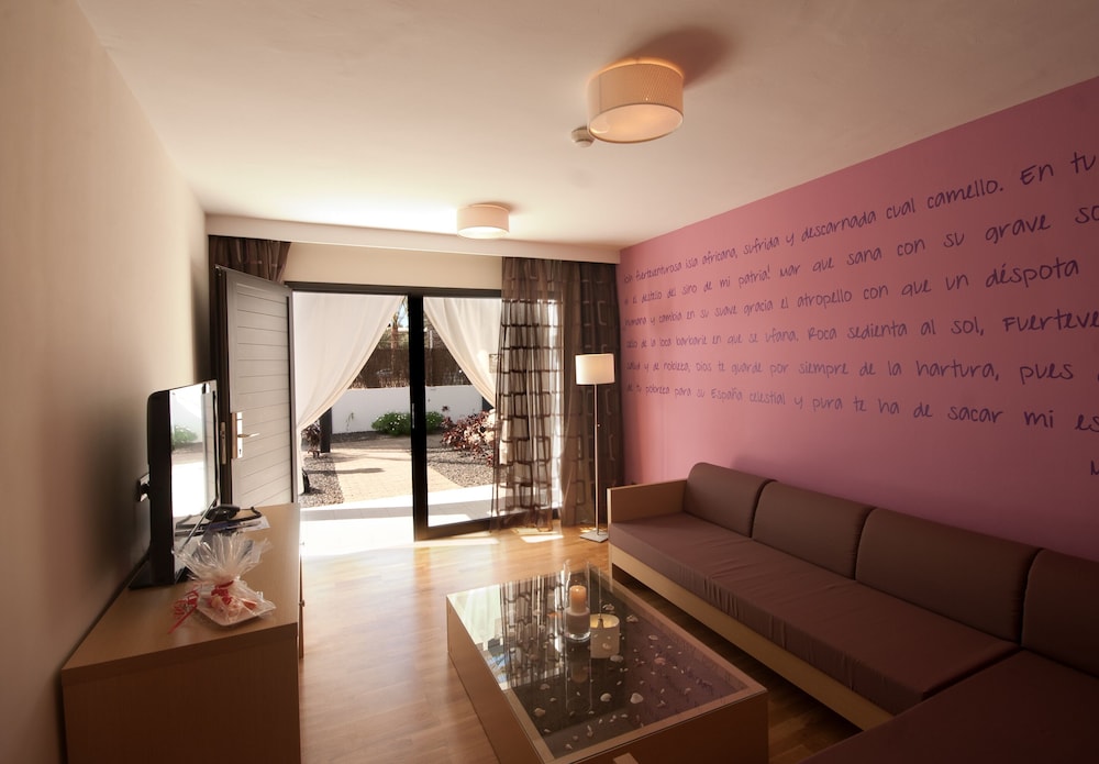 R2 Romantic Fantasia Dreams And Suites Hotel Adults Only 37/64