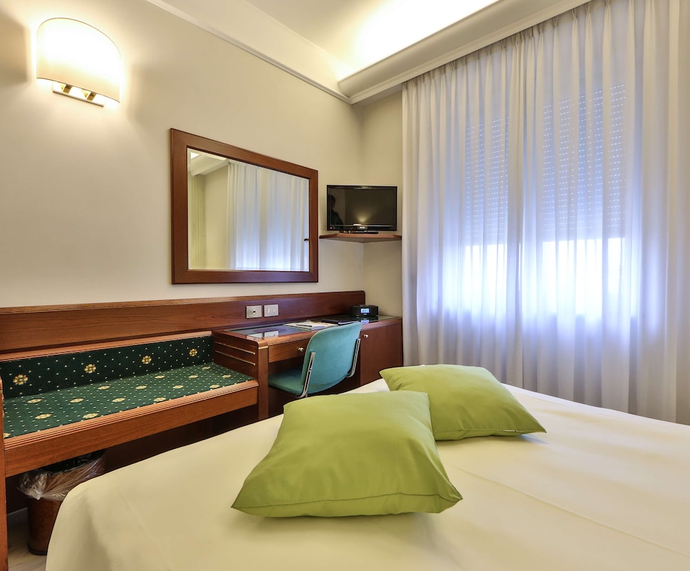 Hotel Astoria, Sure Hotel Collection by Best Western 7/38