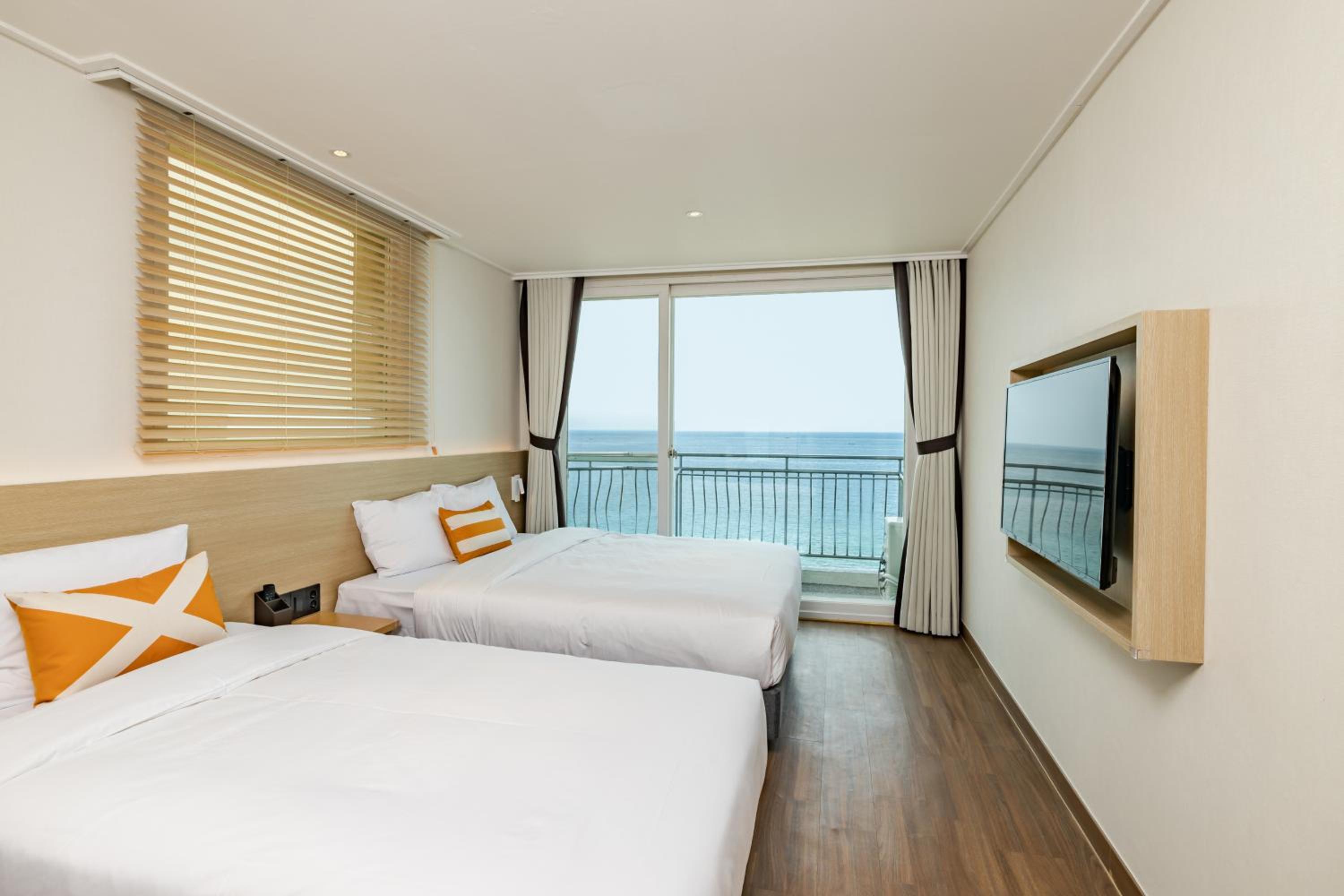 Kensington, Renovated, Royal, Suite, Ocean View