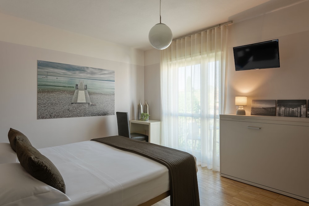 Vialeromadodici Rooms & Apartments 23/58