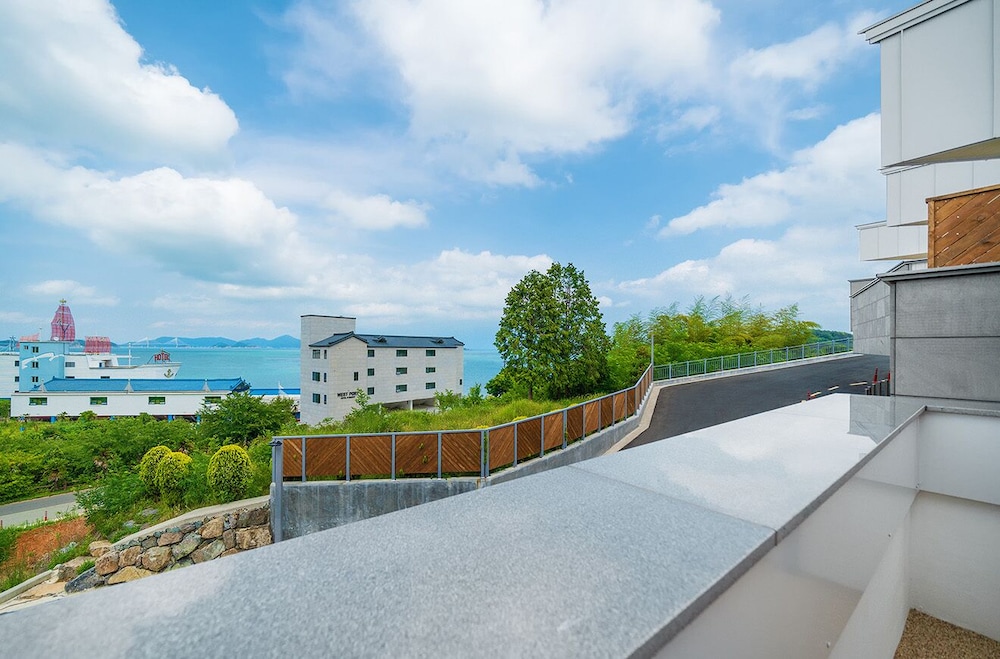 Ocean Terra Resort 28/50