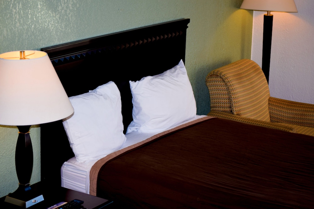 Stay Inn and Suites 47/76