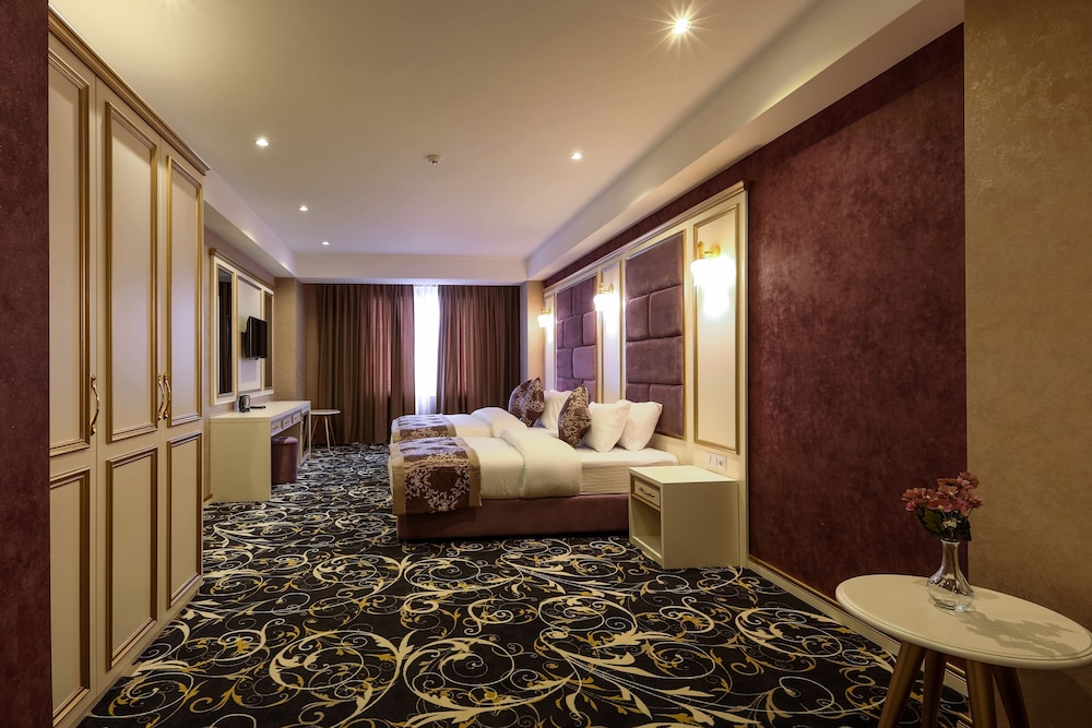 Gold Tbilisi Hotel 10/78