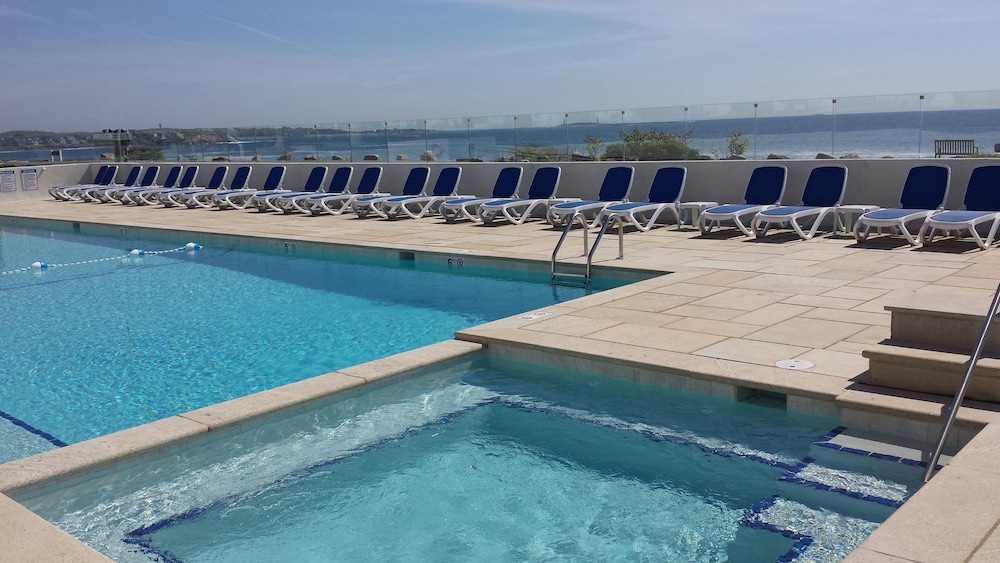 Ocean House Hotel at Bass Rocks 29/33