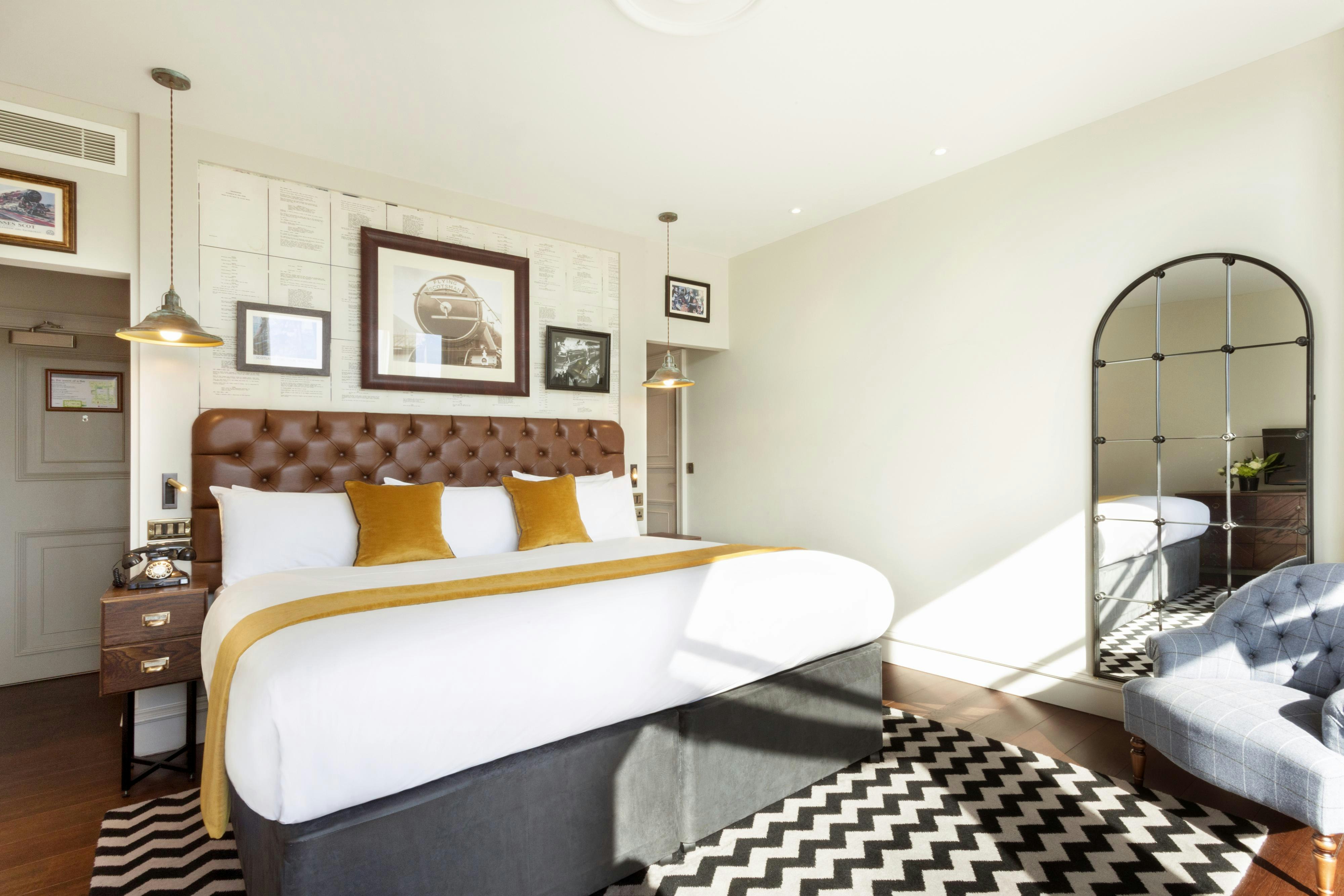 Hotel Indigo Edinburgh - Princes Street, an IHG Hotel (ex Royal British) 35/82